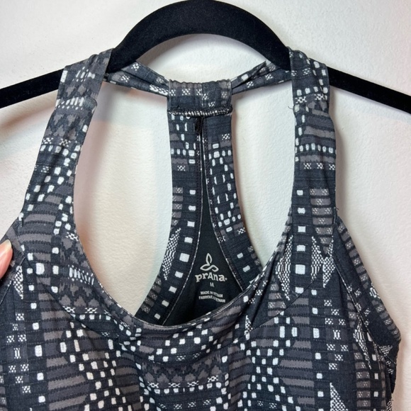 PrAna Cali Athletic Dress Gray Geometric Print Racerback Empire Waist  Sz Medium - Picture 6 of 15
